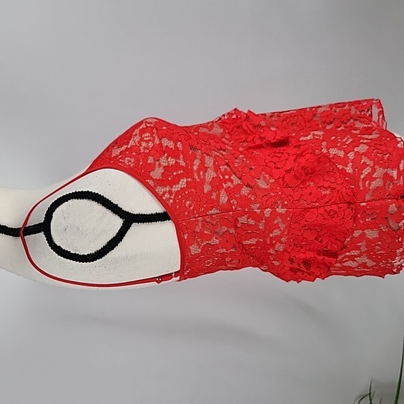 French Connection Size S Red Lace over Nude Ruffle Trim Sleeveless Peplum Top - Picture 7 of 15